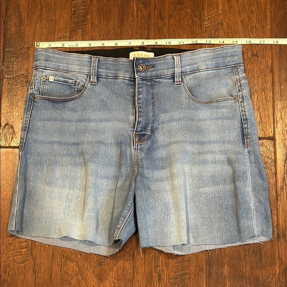 Size 10/30 Blue Denim Women's Shorts - Picture 5 of 9